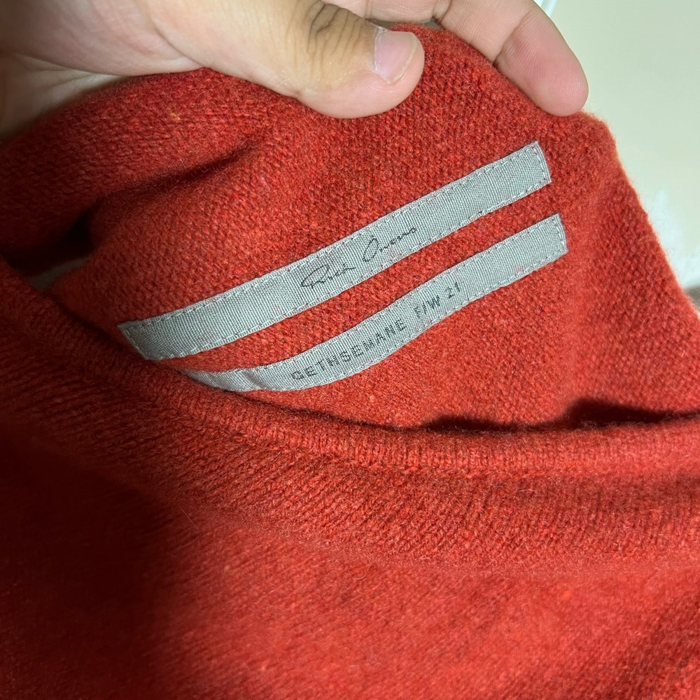 New with tags Woman’s Rick Owens cashmere wool blend Red one sleeve crop sweater - Picture 6 of 8